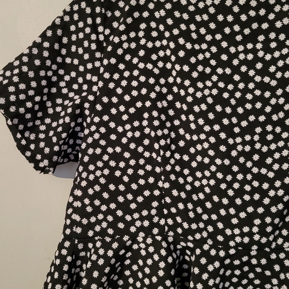 🍍SHEIN TOP - Picture 5 of 5